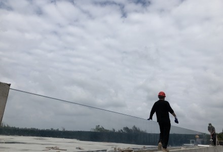 海南21米亞克力泳池圓滿完工